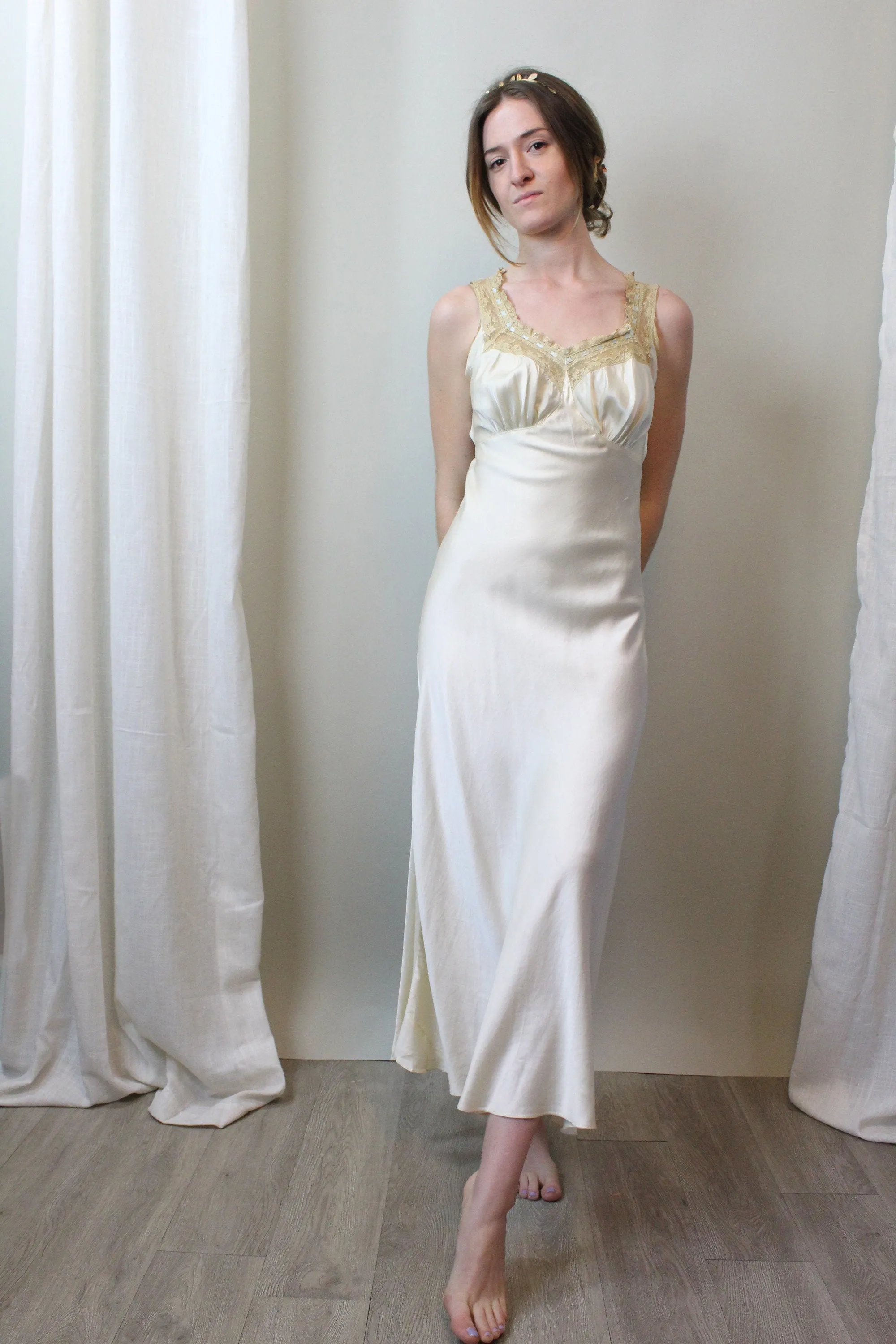 1940s BIAS CUT lingerie nightgown small | new spring
