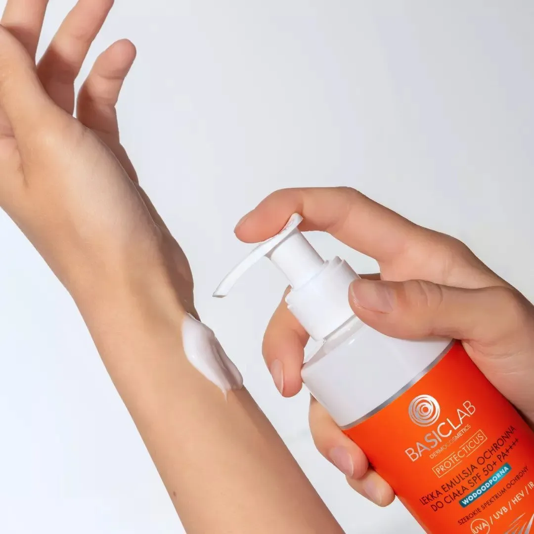 BasicLab BB 05/2025 Light Protective Body Emulsion SPF50  PA     300ml