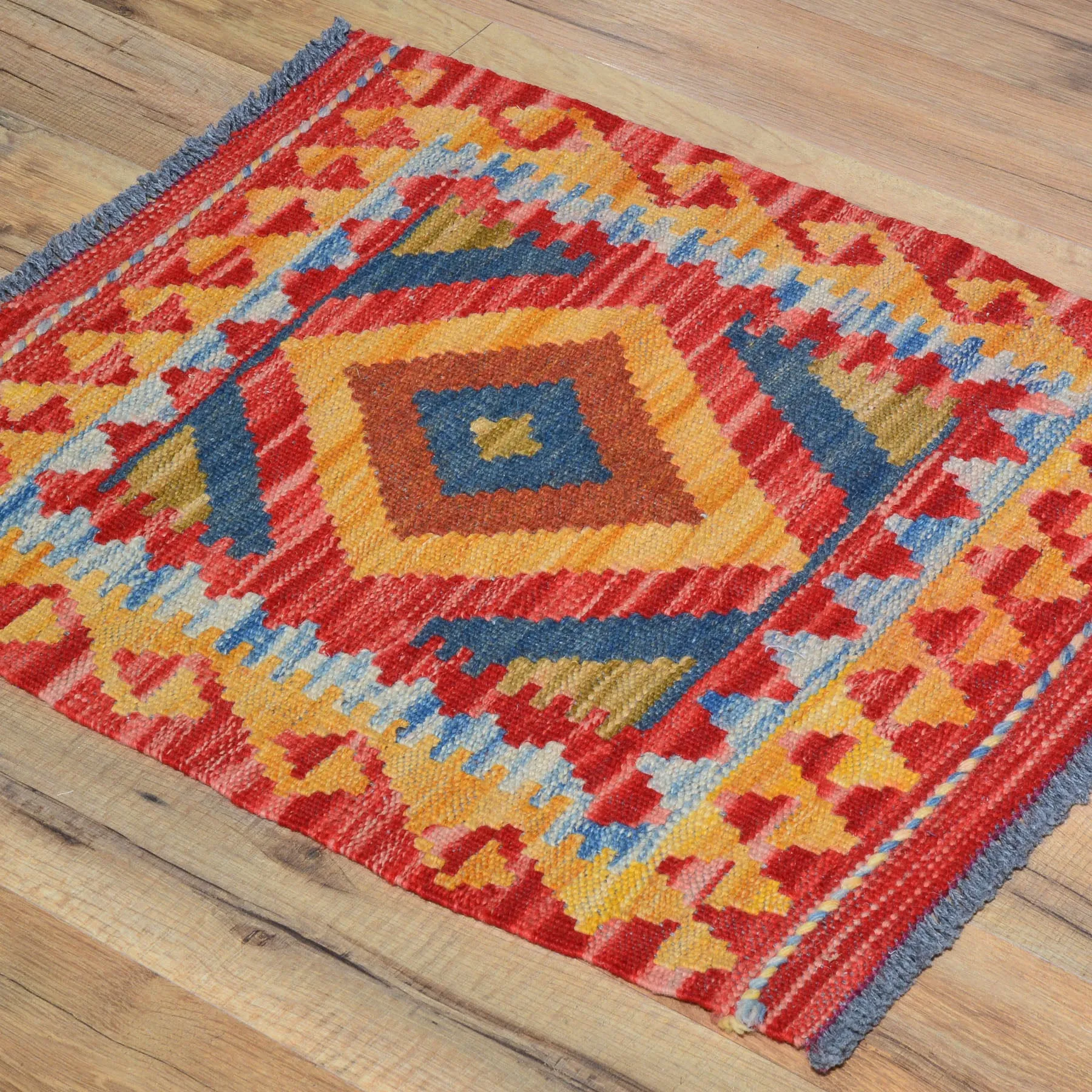 Hand-Woven Reversible Momana Tribal Kilim Handmade Wool Rug (Size 1.6 X 1.9) Cwral-7884