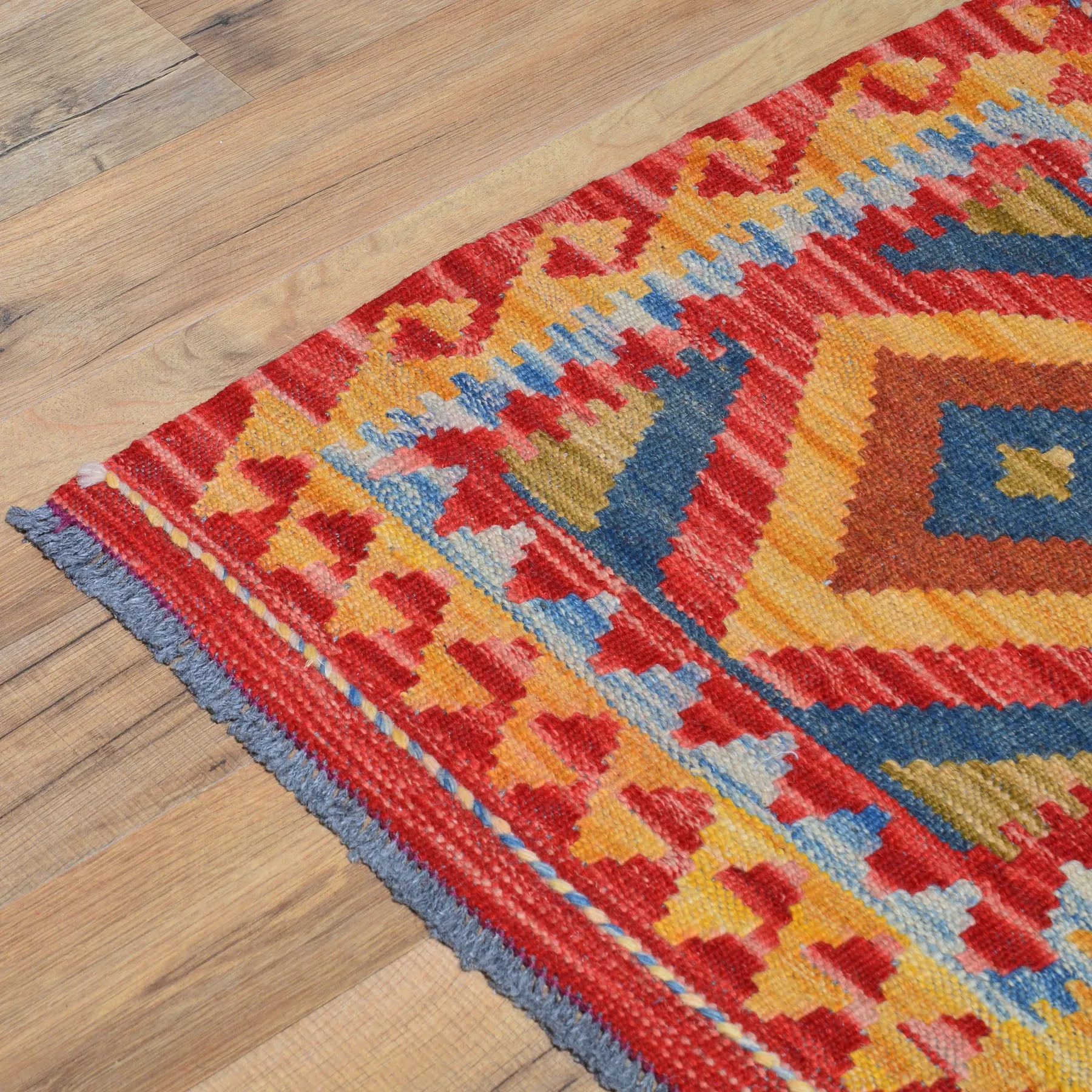 Hand-Woven Reversible Momana Tribal Kilim Handmade Wool Rug (Size 1.6 X 1.9) Cwral-7884