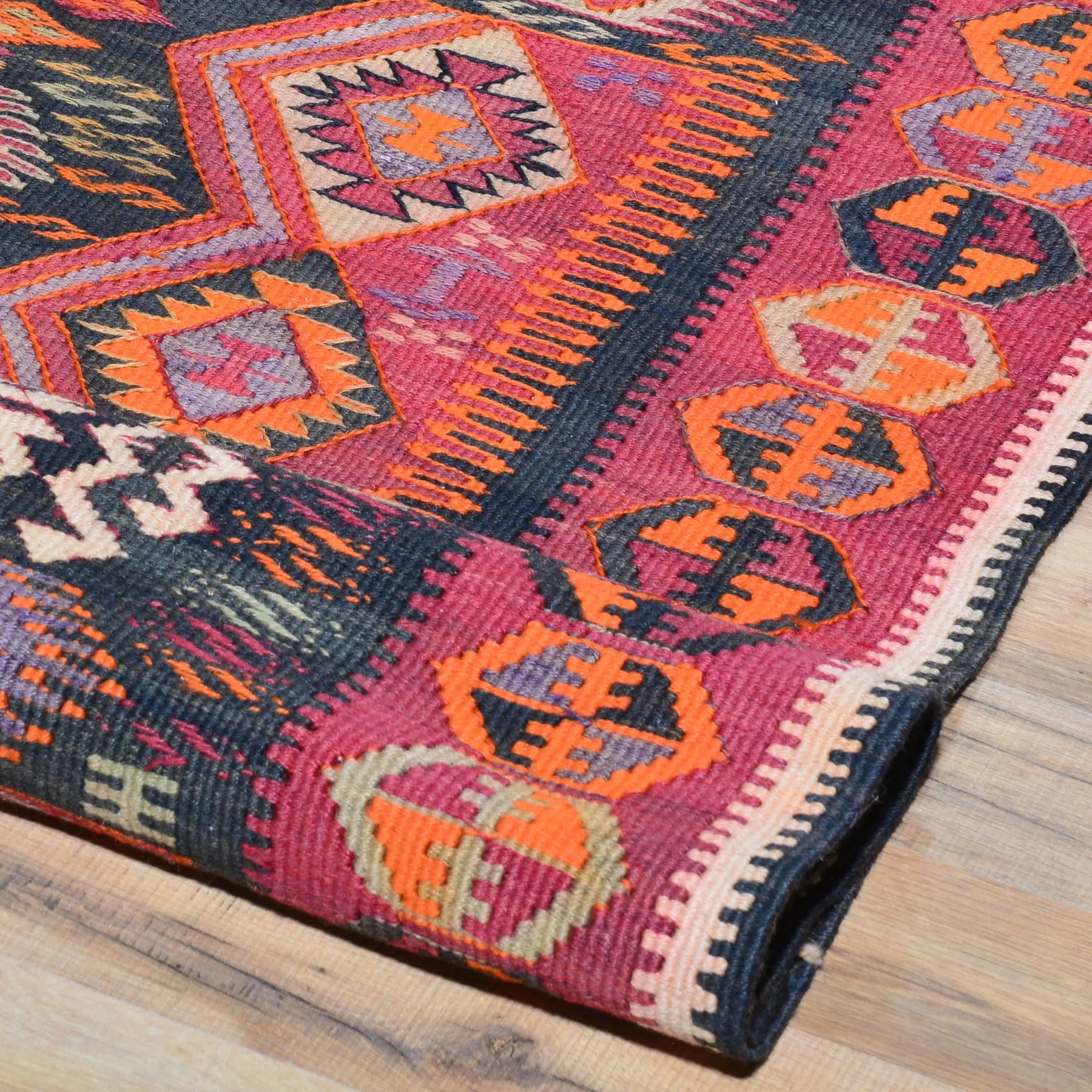 Hand-Woven Vintage Turkish Kilim Handmade Wool Rug (Size 6.1 X 15.4) Cwral-7581