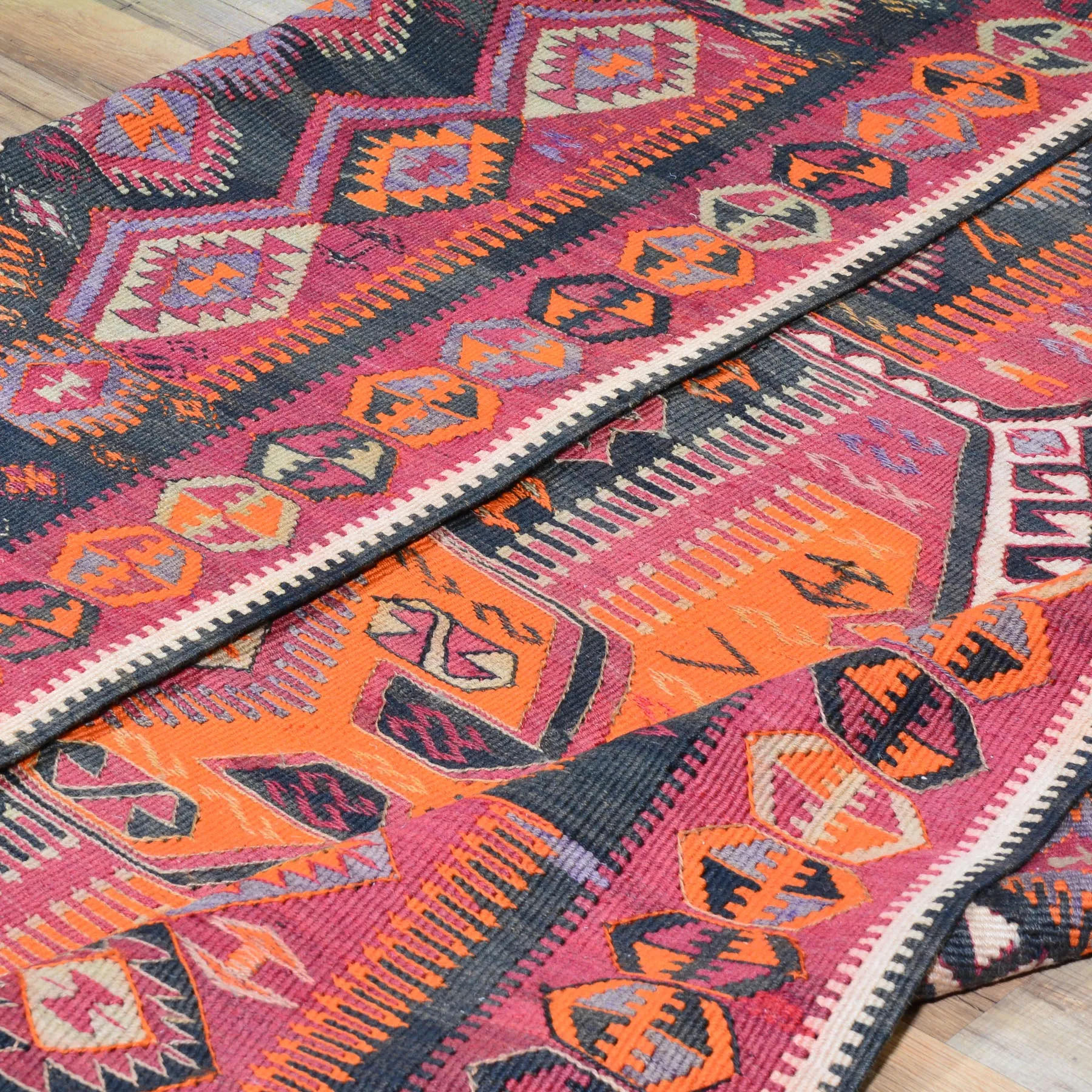 Hand-Woven Vintage Turkish Kilim Handmade Wool Rug (Size 6.1 X 15.4) Cwral-7581