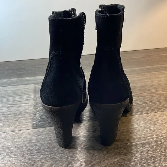 Johnston &amp; Murphy woman’s leather suede boots size 8 (a223)