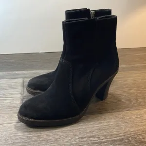 Johnston &amp; Murphy woman’s leather suede boots size 8 (a223)