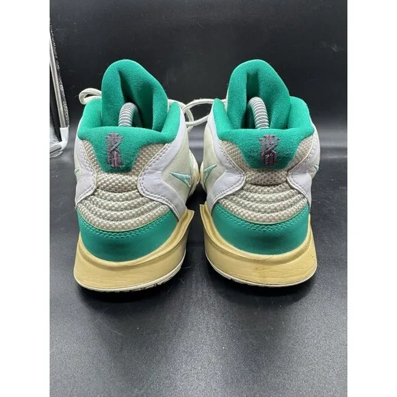 Nike Kyrie Infinity Size 6.5Y Basketball Shoes Sea Glass Turquoise DD0334-002