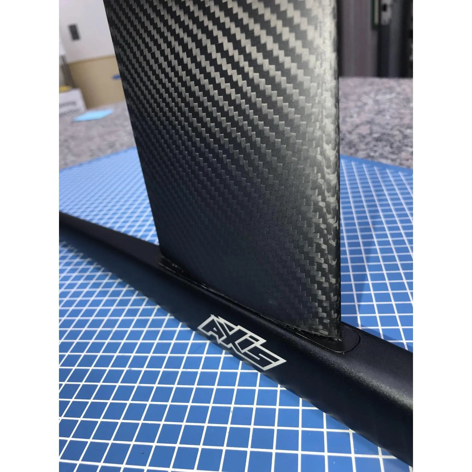 NoLimitz V2 Carbon Mast  For Axis