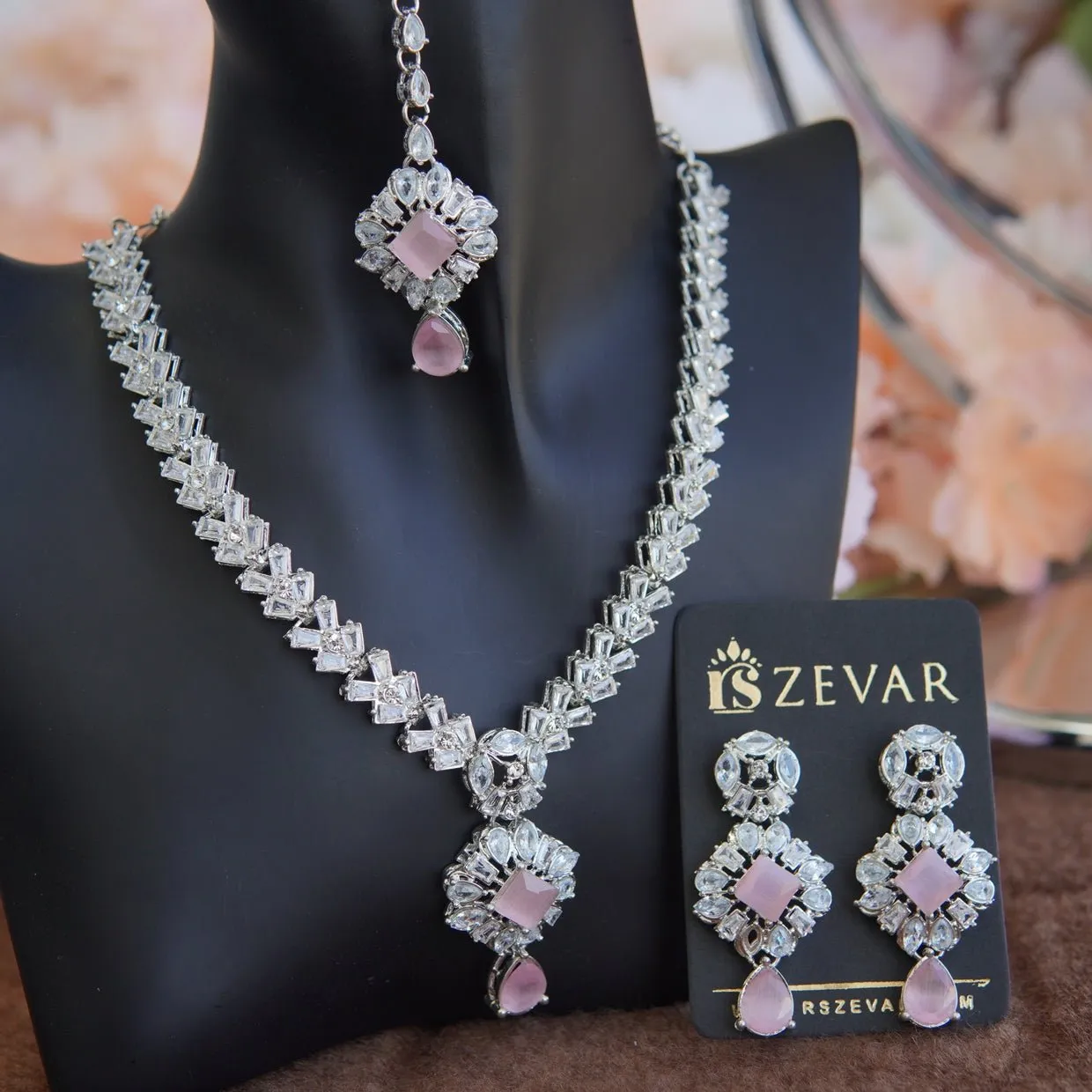Semi Gemstone Sparking Necklace Set