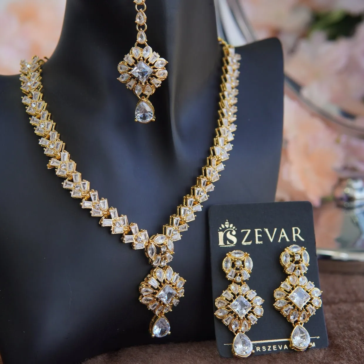 Semi Gemstone Sparking Necklace Set