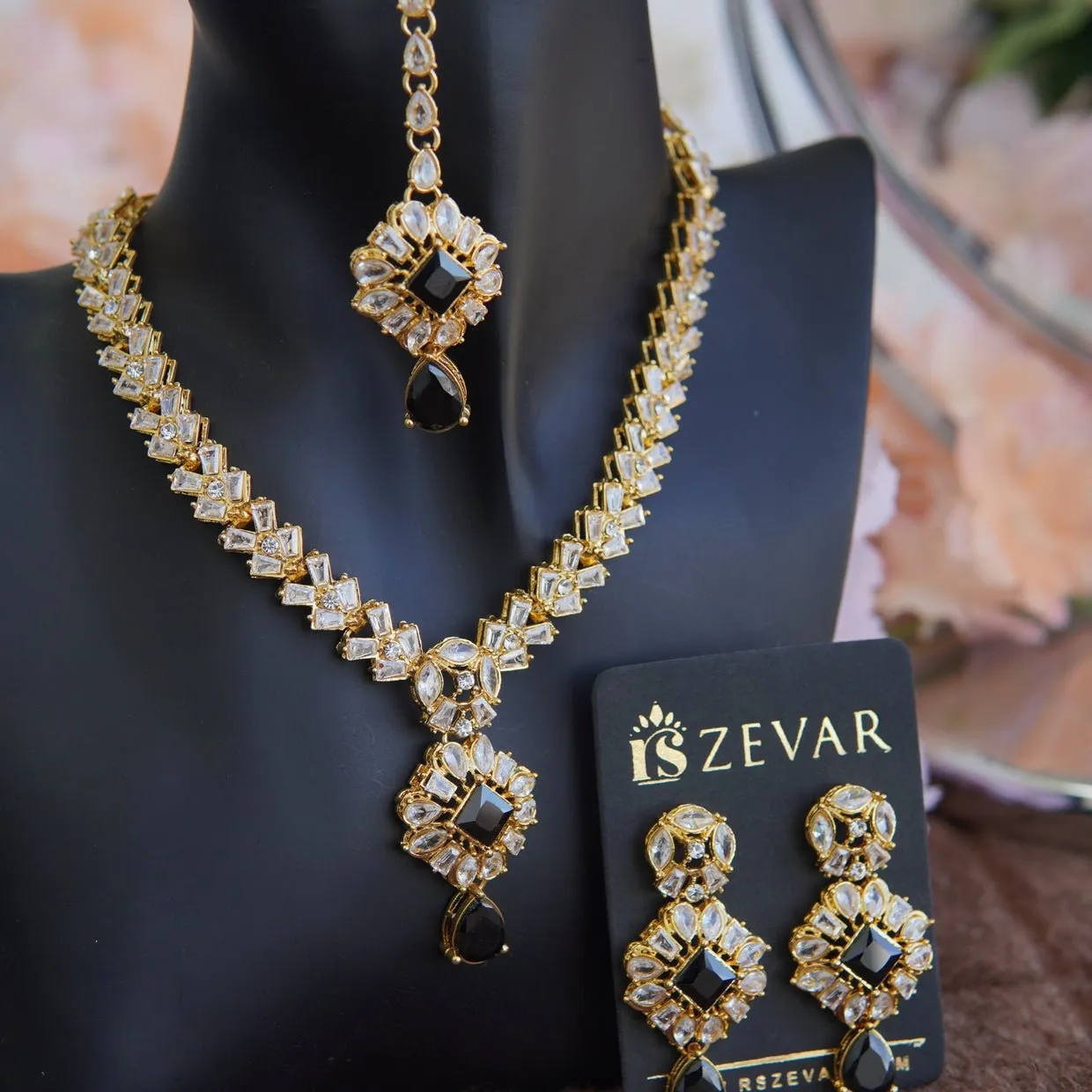 Semi Gemstone Sparking Necklace Set
