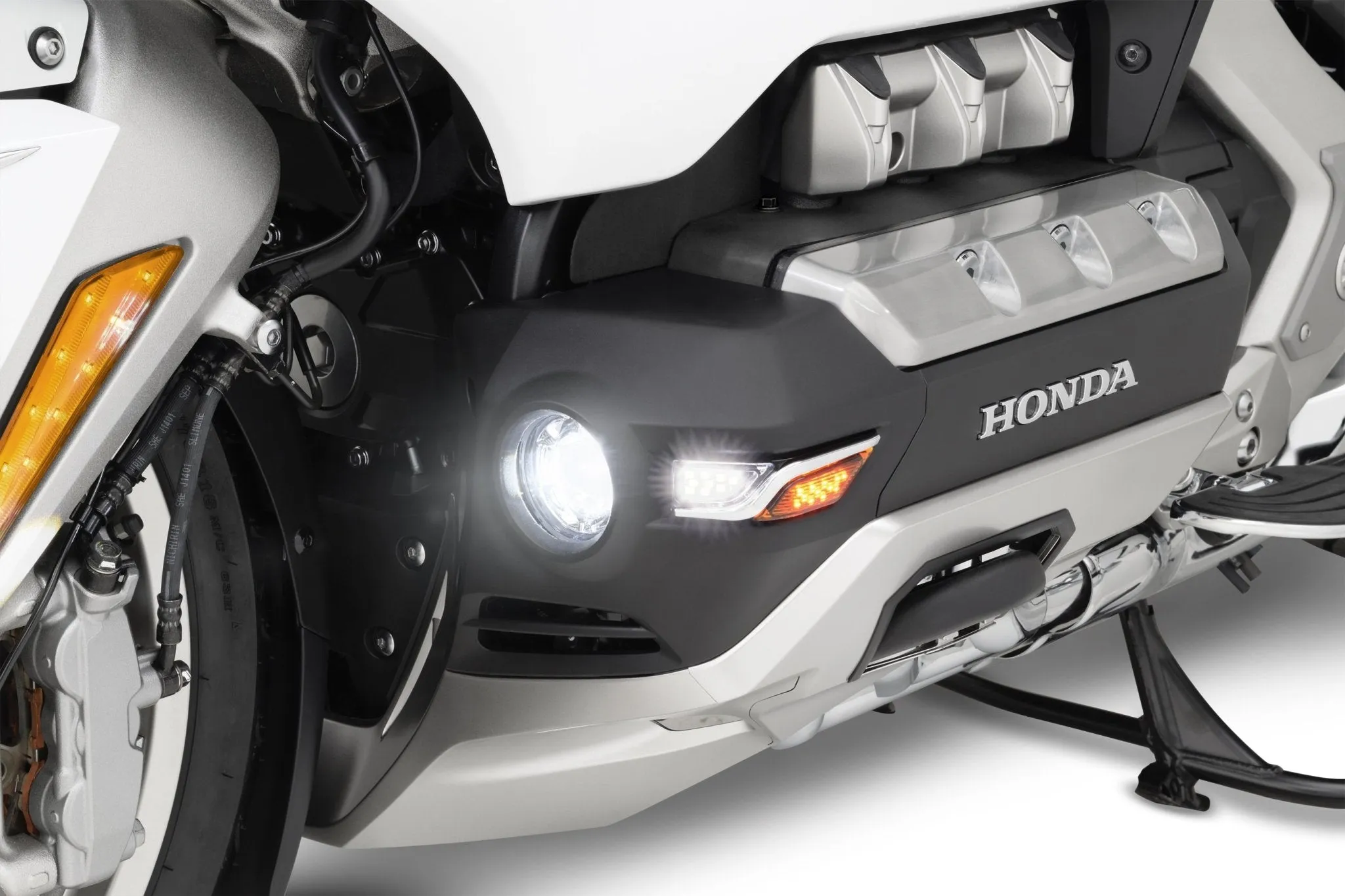 SHOW CHROME ACCESSORIES 52-938 GT Tour Cowl Light