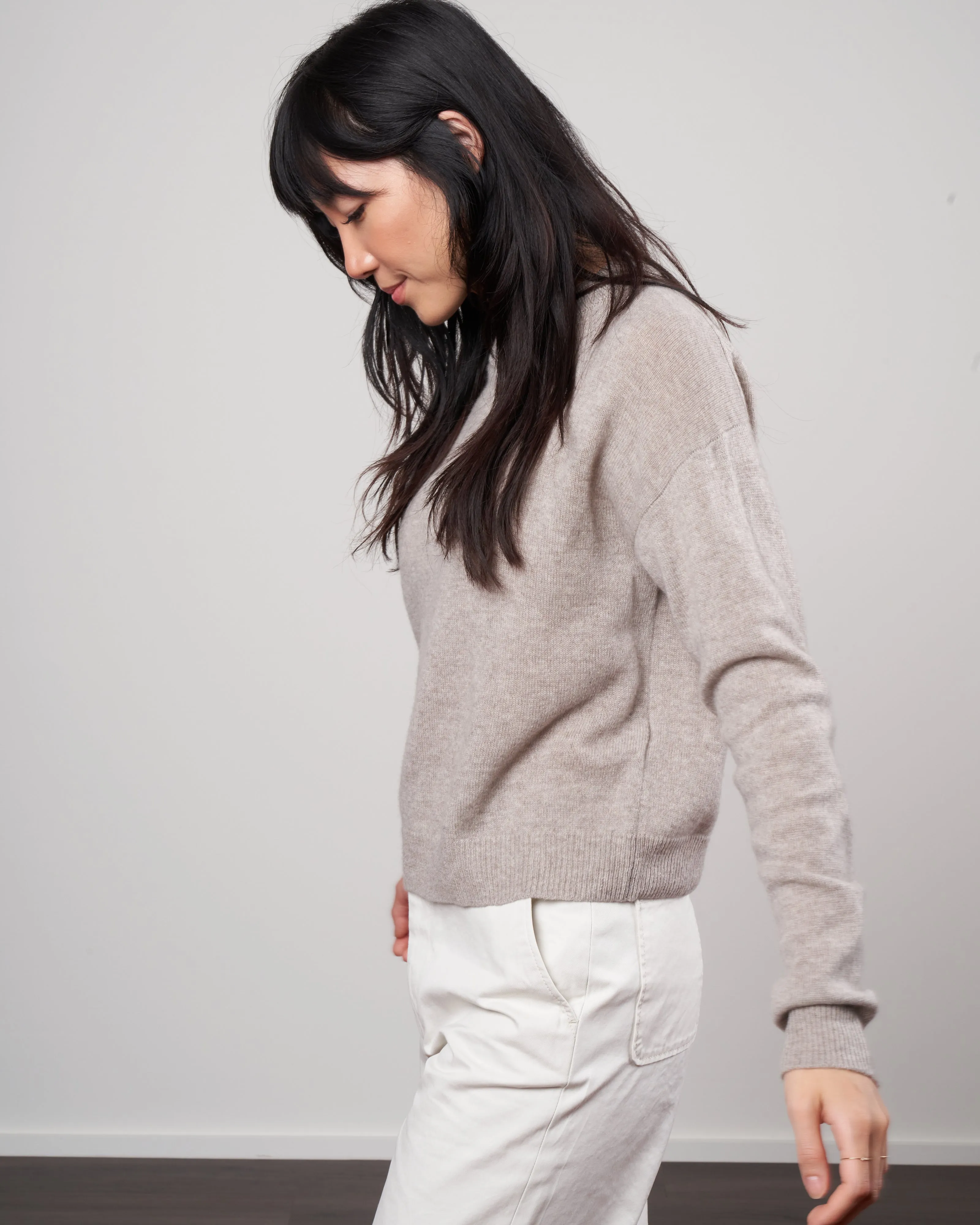 simple crew neck - pepper
