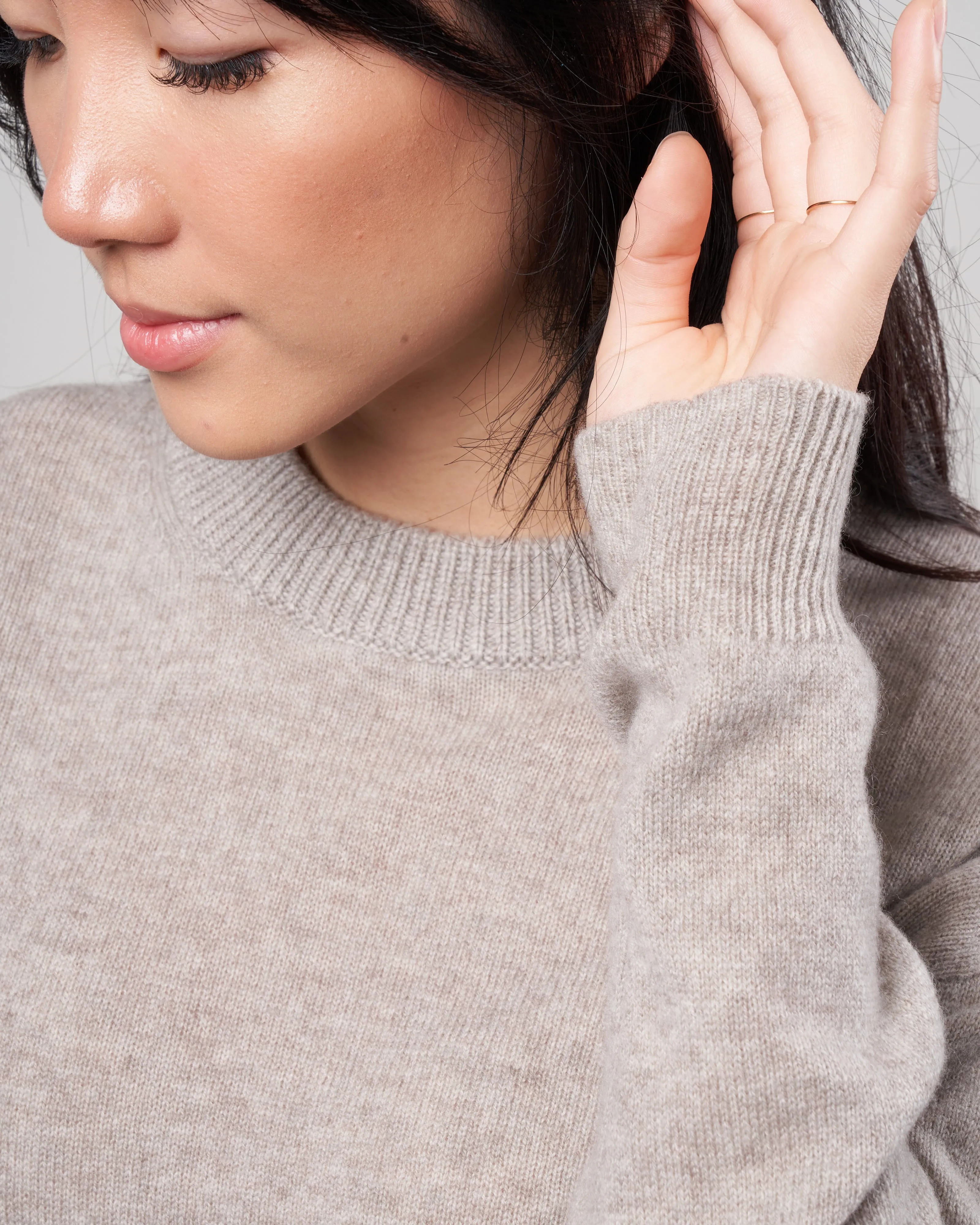 simple crew neck - pepper