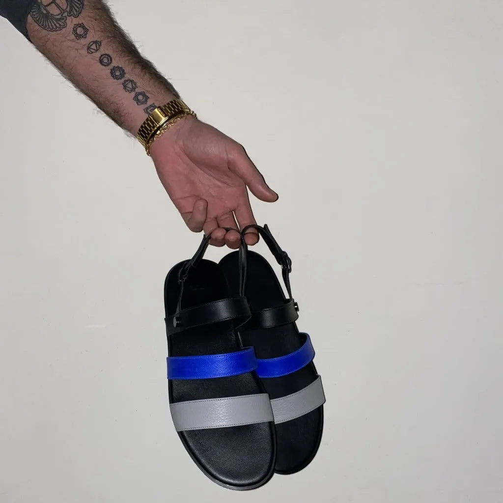 THE THREE LINES SHOES